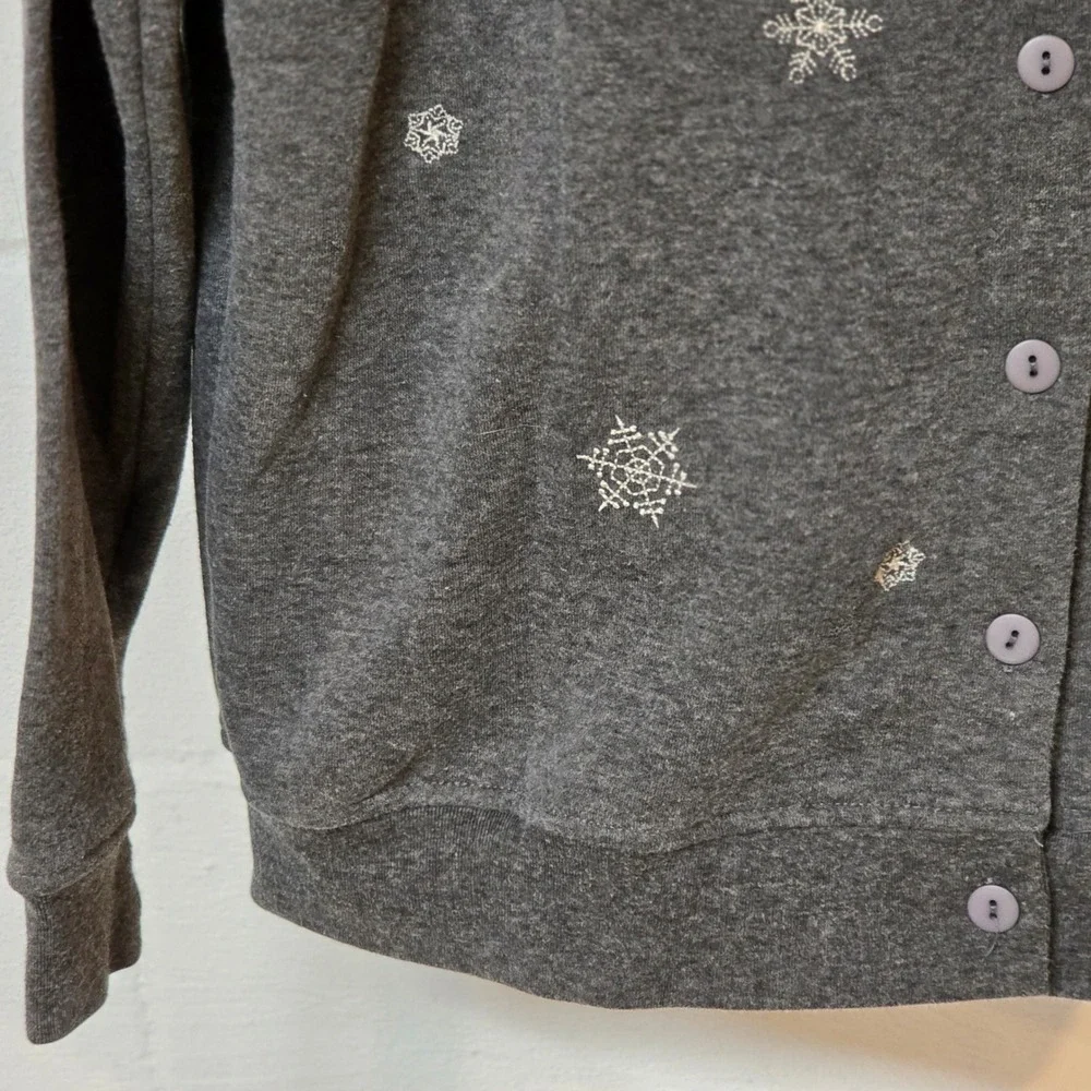 CLEARANCE‎ 💲6️⃣ C&K Designs Snowflake Birdhouse Embroidered Cardigan Large